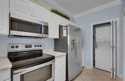Fort Walton Beach Resort | On the beach! Views! Lazy River! Next to Boardwalk!