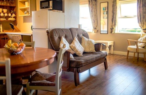 Ballyferriter Cottage | On the edge of the scenic and beautiful Dingle peninsula