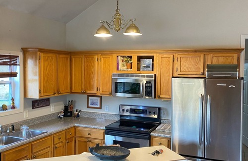 Lake Hamilton House | On the edge of the Lake!