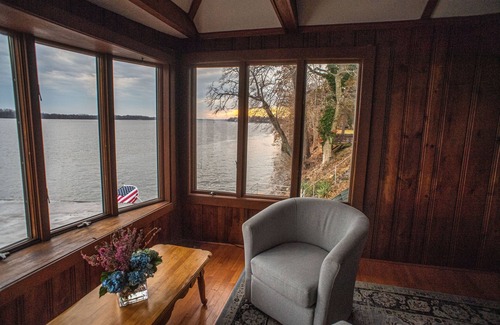 Bensalem House | On the River in beautiful Bucks County-near large wedding venues &historic sites