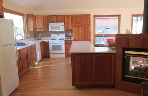 Carbondale House | On the River, in Town. Easy Access to Outdoor activities