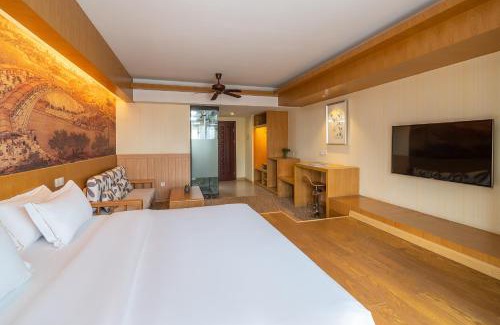 Longwen District Hotel | On the Road Boutique Hotel