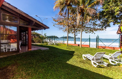 Caraguatatuba House | ON THE SAND, FACING THE SEA! 18 PEOPLE AIR CONDITIONING!WIFI