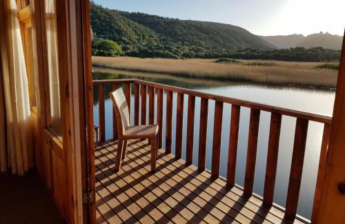 Wilderness Ski Chalet | ON the Water @ Pirates Creek #8