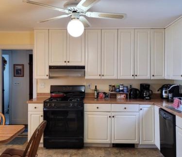 West Haven House | On the Water Spacious Comfortable Historic House