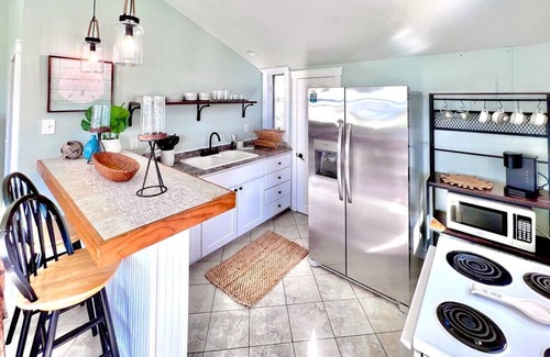 Surf City House | On the Waterway- Waterfront - Kayaks - Paddle Boards- Fenced Yard - Dog Friendly