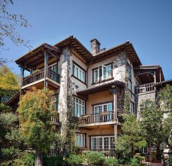 Ren'ai House | Oncoming Luck Villa