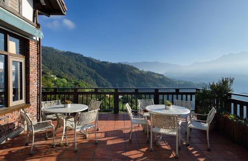 Ren'ai House | Oncoming Luck Villa