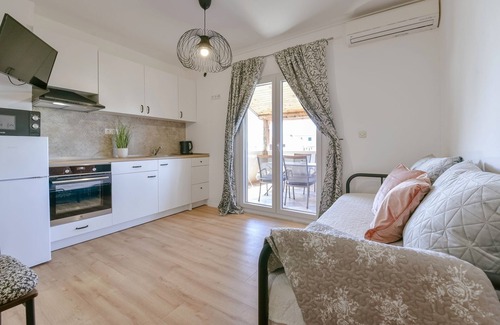 Sveti Petar Apartment | One bedroom apartment with terrace and sea view Sveti Petar, Biograd (A-23091-e)