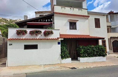 Draga Bascanska Apartment | One bedroom apartment with terrace Draga Bašćanska, Krk (A-22861-a)