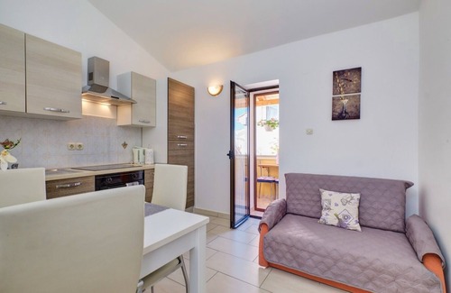 Martinscica Apartment | One bedroom apartment near beach Martinšćica, Cres (A-22582-a)