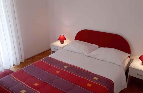 Novi Vinodolski Apartment | One-Bedroom Apartment Novi Vinodolski near Sea 3