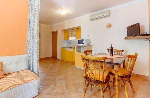 Cove Murtar Apartment | One bedroom apartment with terrace Mali Lošinj, Lošinj (A-376-b)