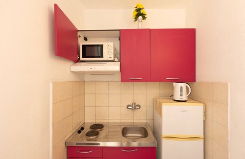 Putnikovic Apartment | One bedroom apartment near beach Žuronja, Pelješac (A-10137-b)