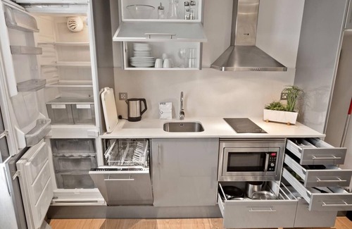 Dreta de l'Eixample Apartment | One Bedroom Apartment with balcony
