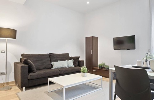 Dreta de l'Eixample Apartment | One Bedroom Apartment with balcony