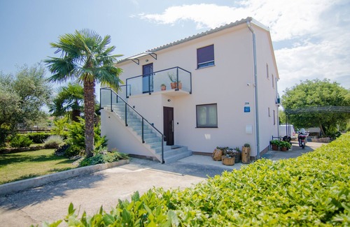 Milovcici Apartment | One bedroom apartment with balcony Milovcici, Krk (A-19352-b)