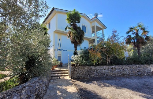 Sveti Anton Apartment | One bedroom apartment with air-conditioning Milovcici, Krk (A-23577-a)