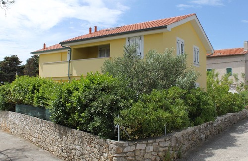 Nerezine Apartment | One bedroom apartment with terrace Nerezine, Lošinj (A-3451-d)