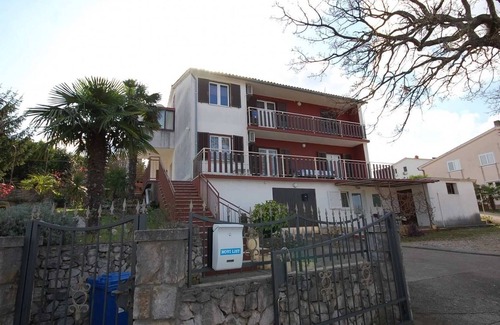 Njivice Apartment | One bedroom apartment with terrace Njivice, Krk (A-21858-a)