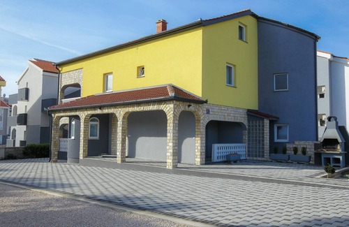 Zrce Apartment | One-Bedroom apartment with terrace and pool