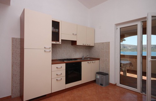Kustici Apartment | One bedroom apartment near beach Kustići, Pag (A-6376-b)