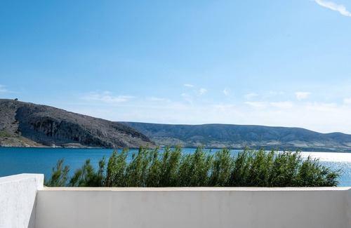 Metajna Apartment | One bedroom apartment near beach Metajna, Pag (A-6395-b)