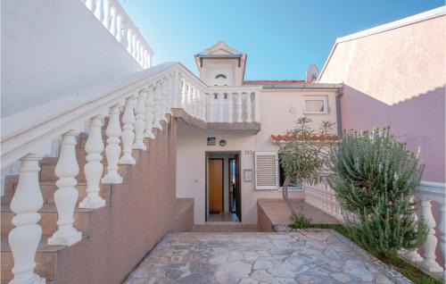 Primosten Burnji Apartment | One-Bedroom Apartment In Primosten