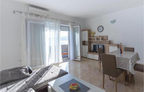 Komarna Apartment | One-Bedroom Apartment Klek With Sea View 05