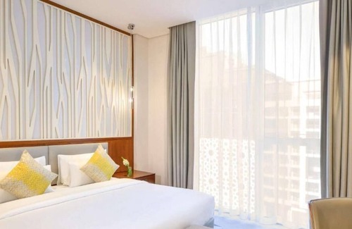 Garhoud House | One Bedroom Apartment Near DXB Airport By Luxury Bookings