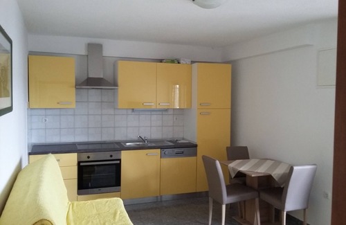 Rab Town Apartment | One bedroom apartment near beach Supetarska Draga - Gornja, Rab (A-2016-g)