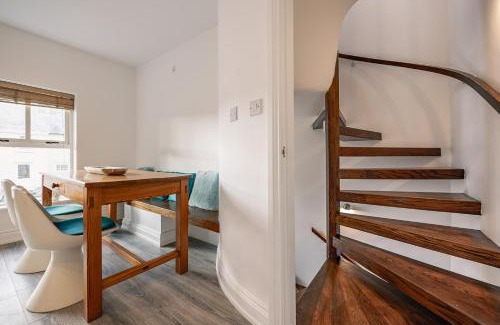 Kenmare Apartment | One bedroom apartment to sleep 2 in the heart of Kenmare town