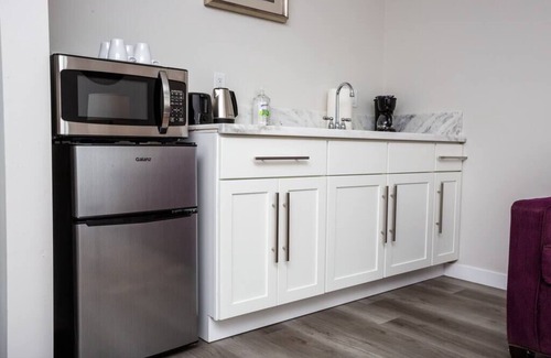 Bankers Hill Apartment | One Bedroom Apartment with Luxurious Furnitures