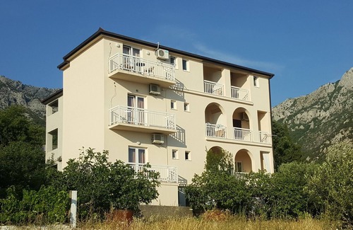Gradac Apartment | One bedroom apartment with balcony and sea view Gradac, Makarska (A-6724-b)