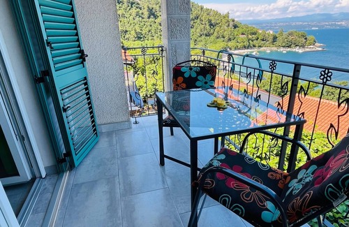 Medveja Apartment | One bedroom apartment with terrace and sea view Medveja, Opatija (A-7720-a)