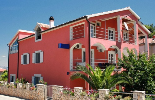 Susica Apartment | One bedroom apartment with air-conditioning Murter (A-5084-a)