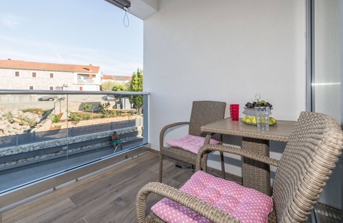 Lukoran Apartment | One bedroom apartment with balcony Lukoran, Ugljan (A-23933-a)