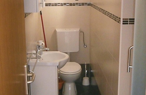 Valun Apartment | One bedroom apartment with balcony and sea view Valun, Cres (A-8086-c)