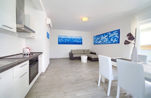 Salatic Apartment | One bedroom apartment with terrace Vrh, Krk (A-17951-c)