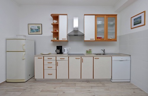 Suha Punta Apartment | One bedroom apartment with terrace Suha Punta, Rab (A-17239-a)