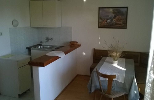 Barbat na Rabu Apartment | One bedroom apartment with balcony and sea view Barbat, Rab (A-17620-b)