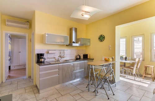 Barbat na Rabu Apartment | One bedroom apartment with terrace and sea view Barbat, Rab (A-3203-a)