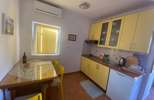 Island Dugi Otok Apartment | One bedroom apartment with air-conditioning Sali, Dugi otok (A-8110-b)