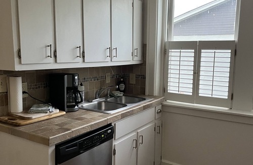 Forest Park Condo | One-Bedroom Condo near Medical District