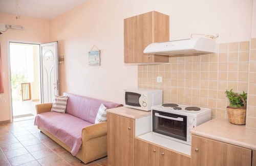 Plepi Apartment | One-Bedroom Apartment with Sea Views and Olive Grove Serenity for Up to 4 Guests