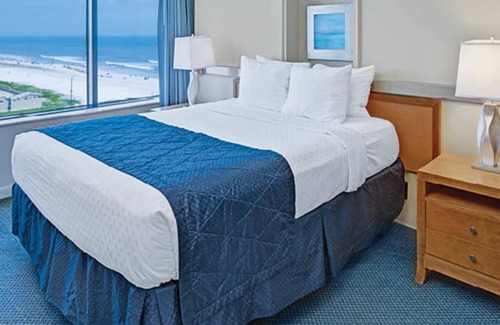 Daytona Beach Resort | One Bedroom, Luxury Condo, Daytona Beach, Florida (2562514)