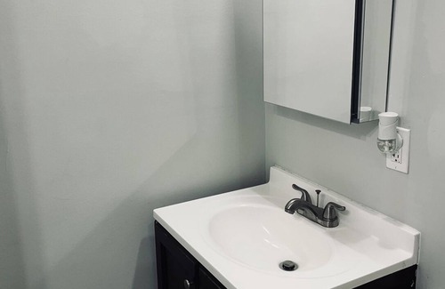 Logan - Ogontz - Fern Rock House | One bedroom out of home available, full size bed, Short distance to Center City