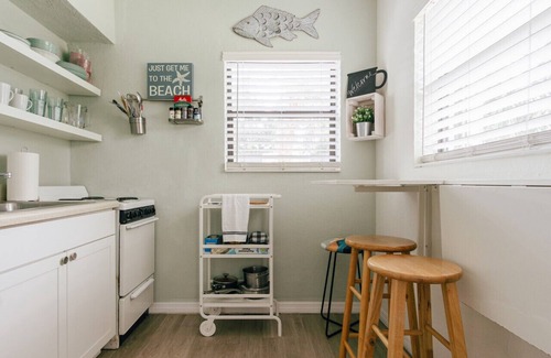 Pompano Beach Apartment | One bedroom private apt 2 blocks to beach