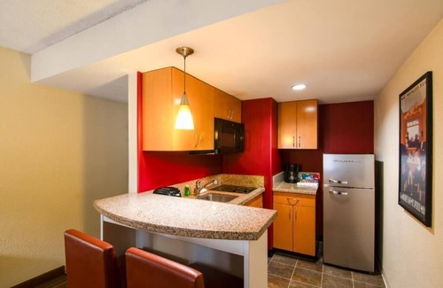 Westborough Hotel | One Bedroom Queen Suite with sofa bed and fully equipped kitchen