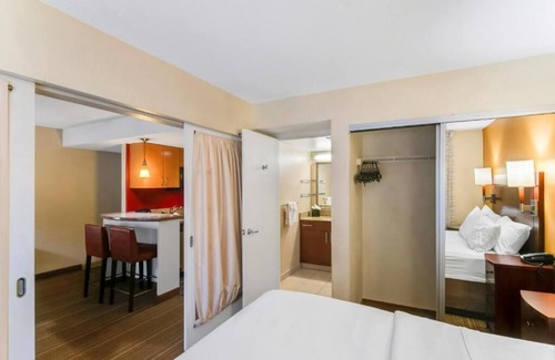 Westborough Hotel | One Bedroom Queen Suite with sofa bed and fully equipped kitchen